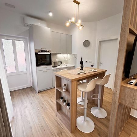 Dmm Apartments Tivat Eksteriør billede
