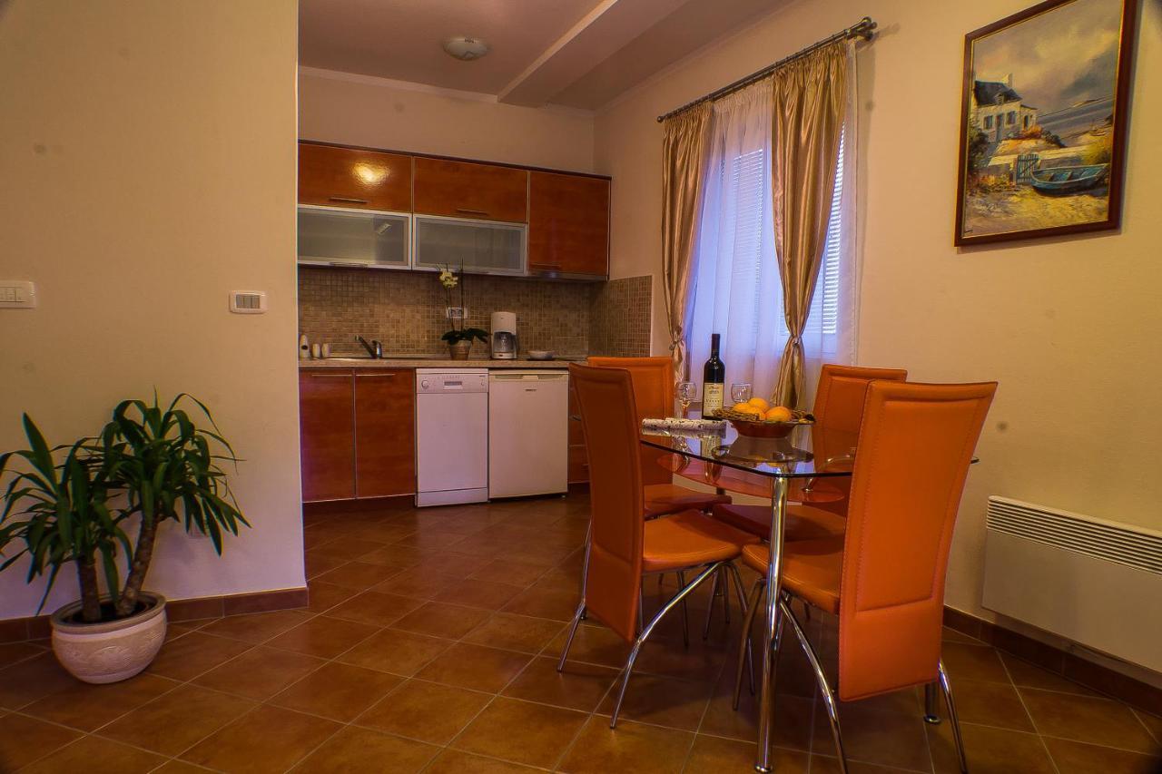 Dmm Apartments Tivat Eksteriør billede