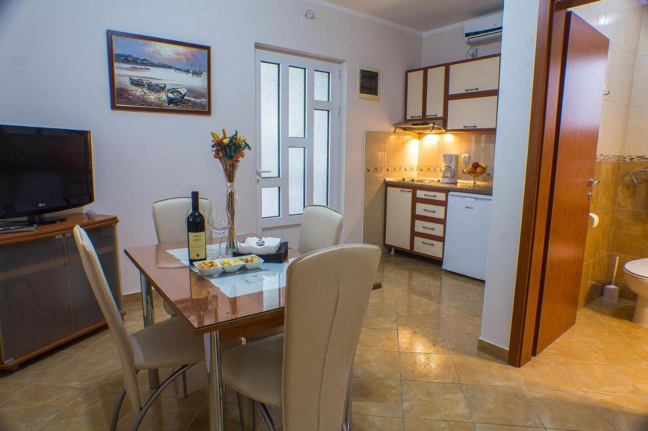 Dmm Apartments Tivat Eksteriør billede