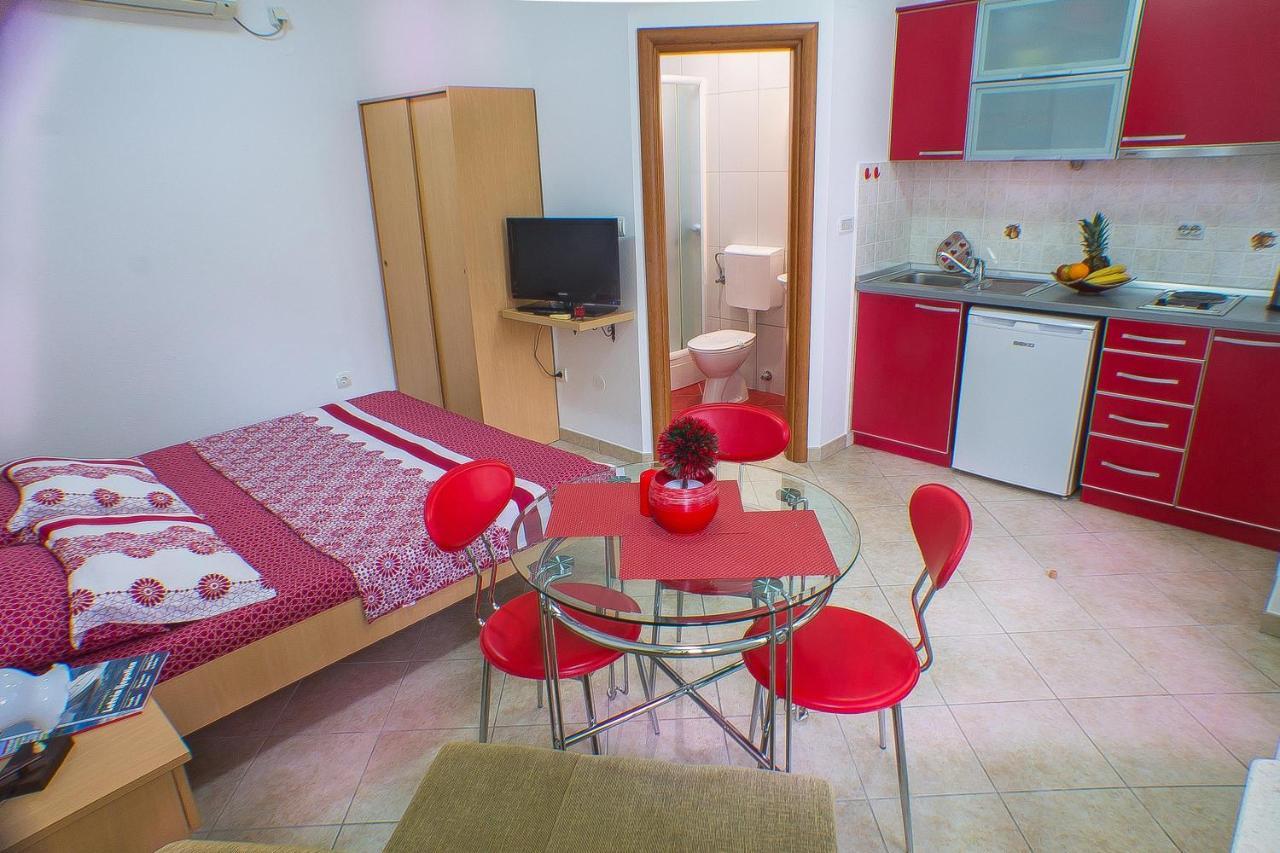 Dmm Apartments Tivat Eksteriør billede