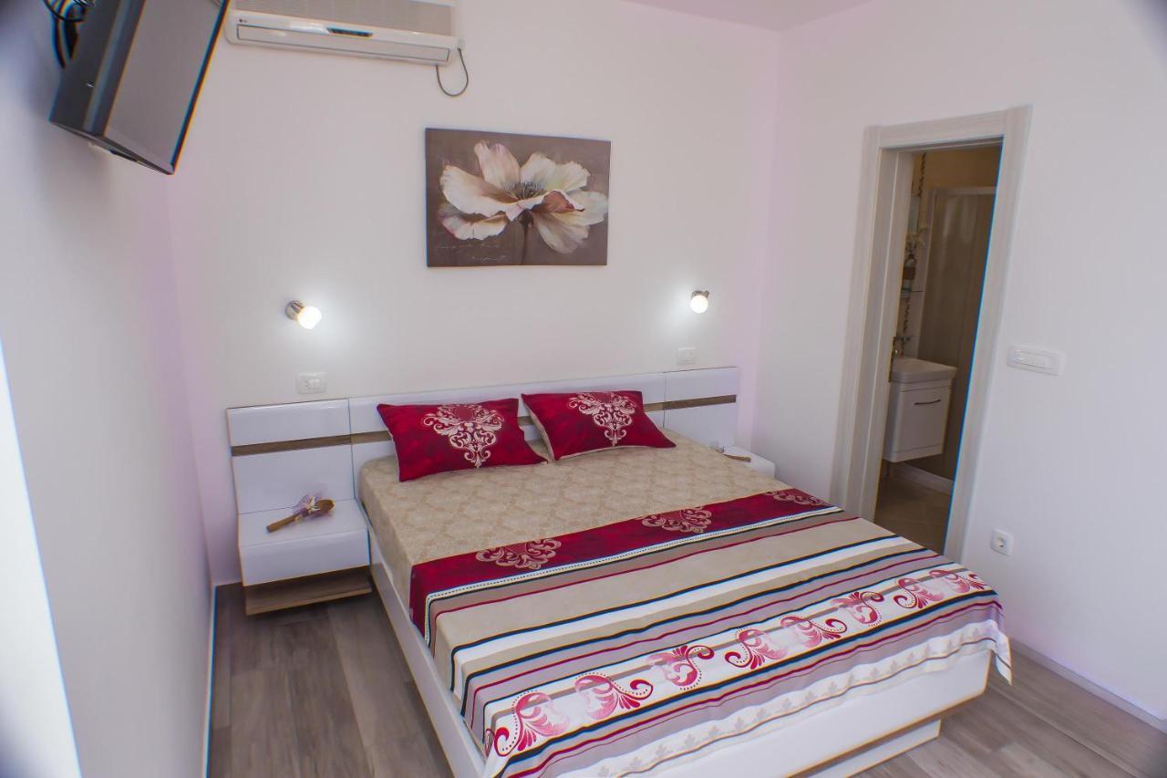 Dmm Apartments Tivat Eksteriør billede