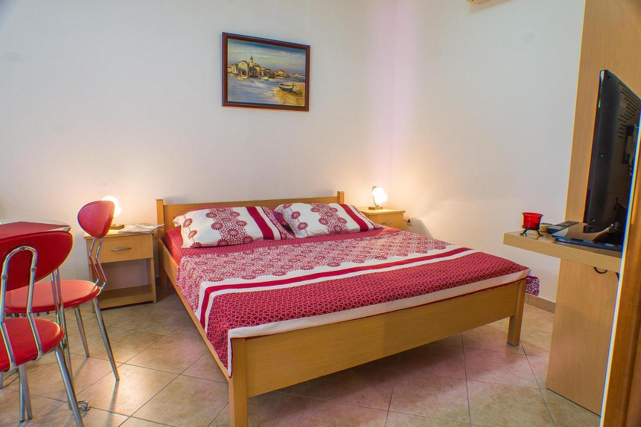 Dmm Apartments Tivat Eksteriør billede