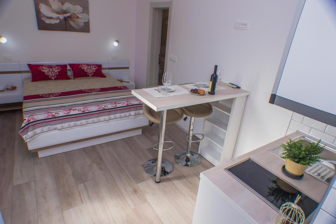 Dmm Apartments Tivat Eksteriør billede
