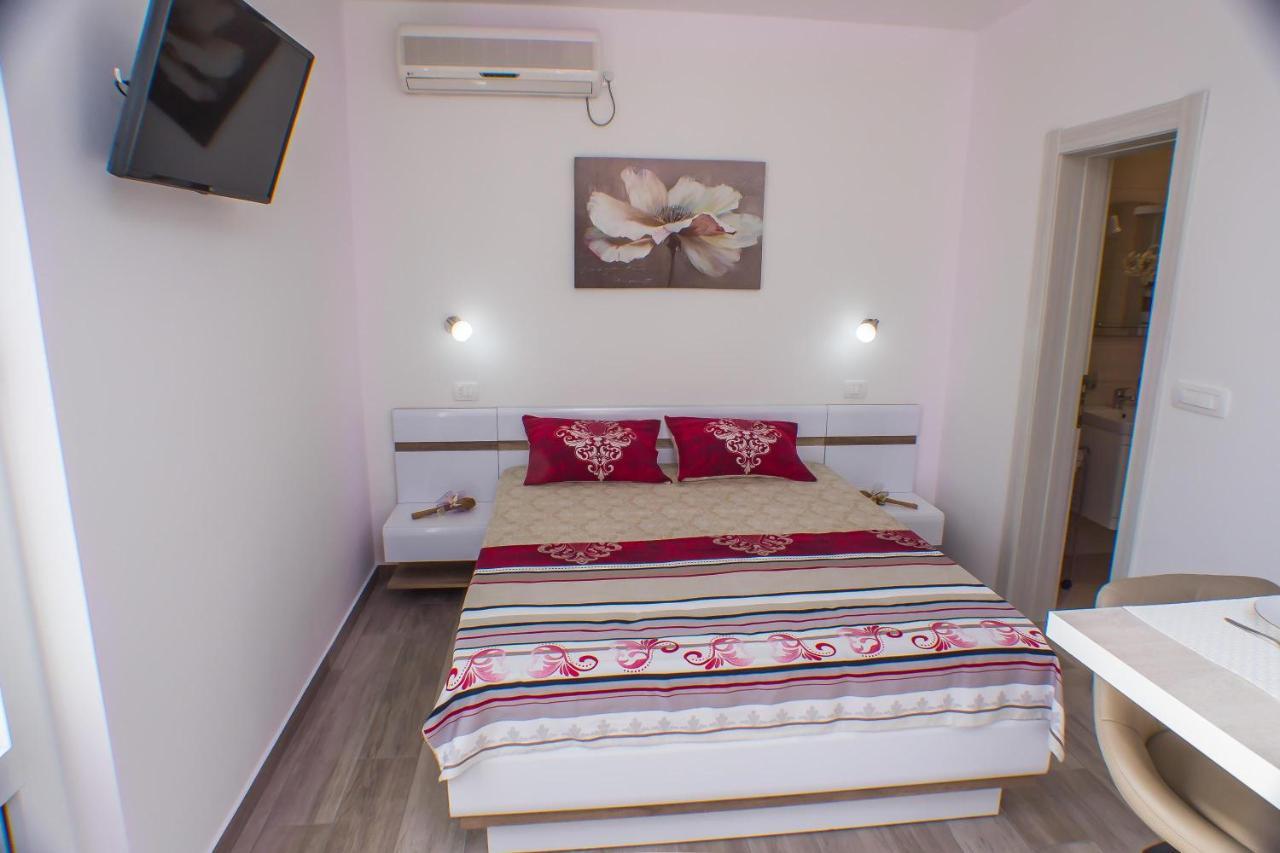 Dmm Apartments Tivat Eksteriør billede