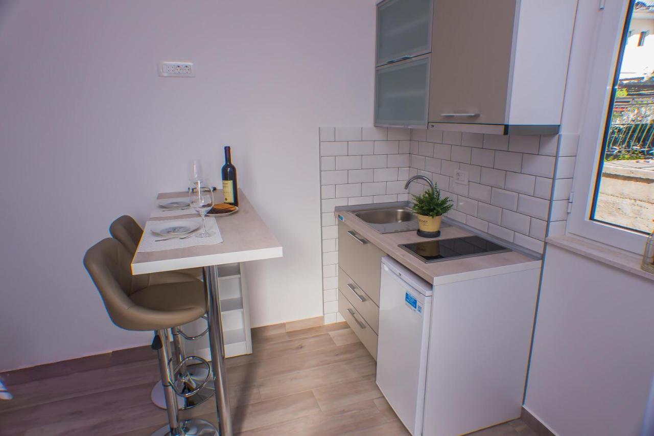 Dmm Apartments Tivat Eksteriør billede