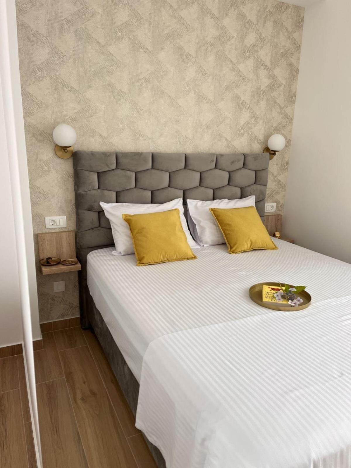 Dmm Apartments Tivat Eksteriør billede