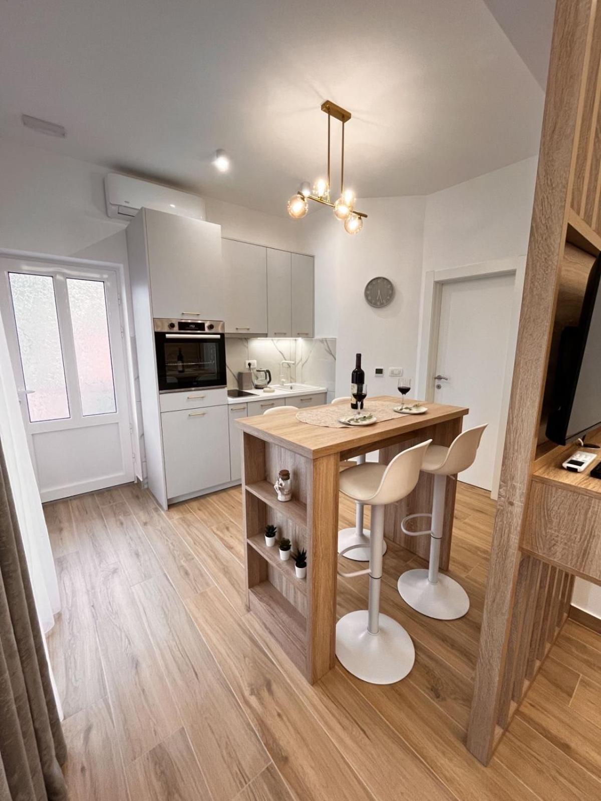 Dmm Apartments Tivat Eksteriør billede