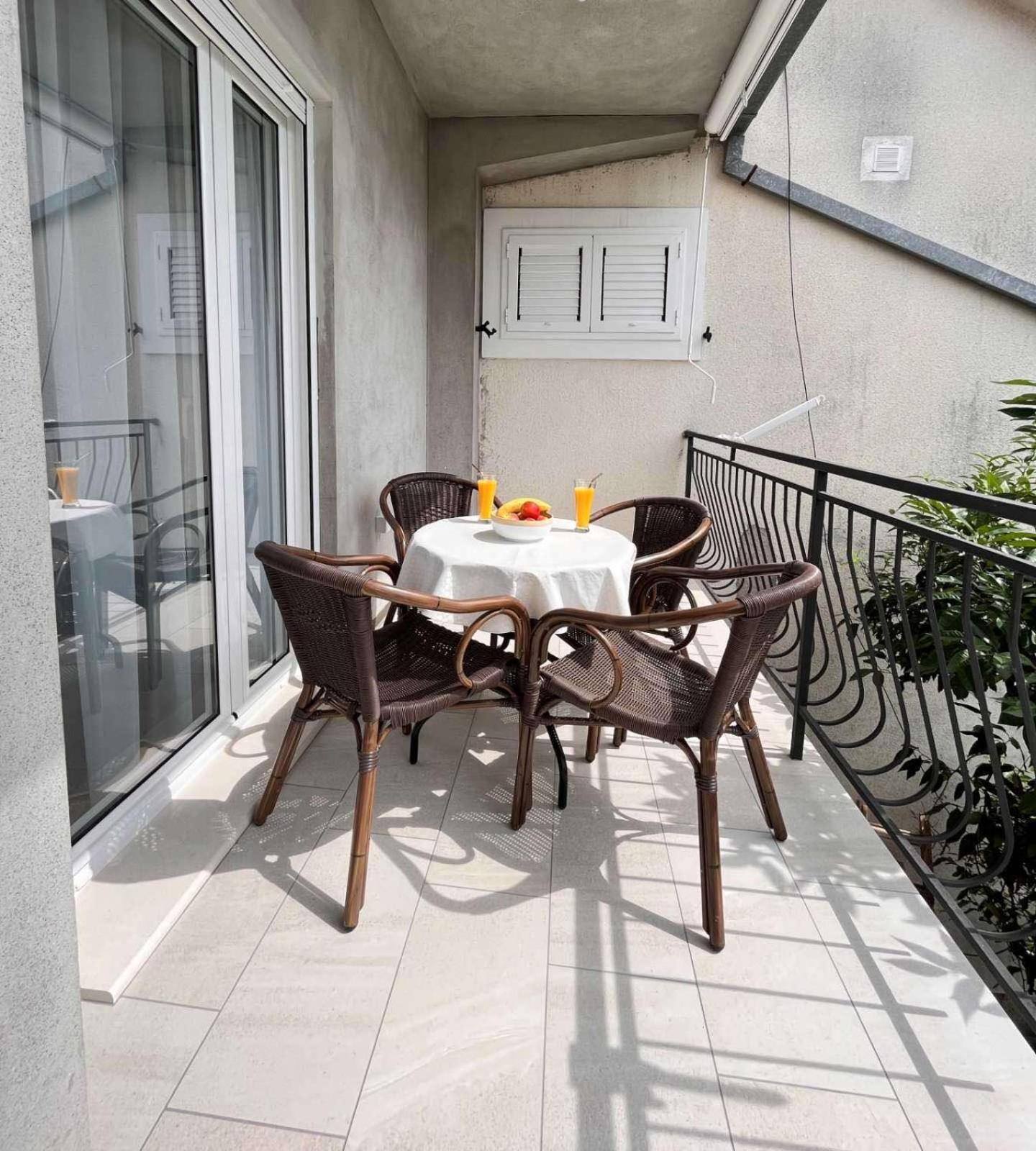 Dmm Apartments Tivat Eksteriør billede